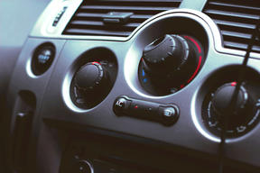 10 Quick and Cheap Car Cleaning Tips